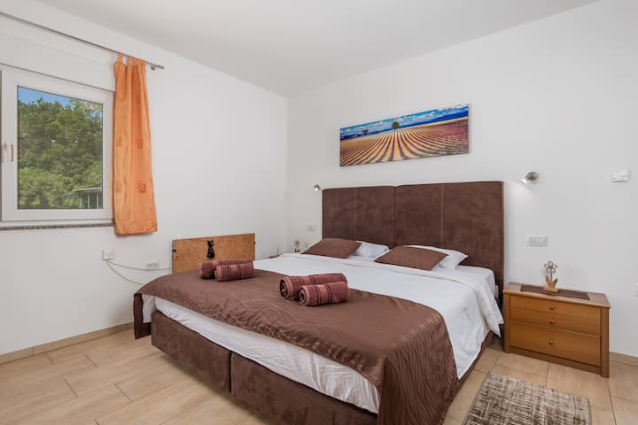 غرفة النوم 1