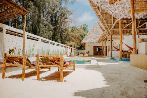 Mbili Villas - West 
3 bed boutique villa