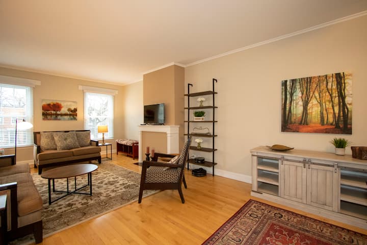 Superhost And Super Location Central Op - Brookfield, IL