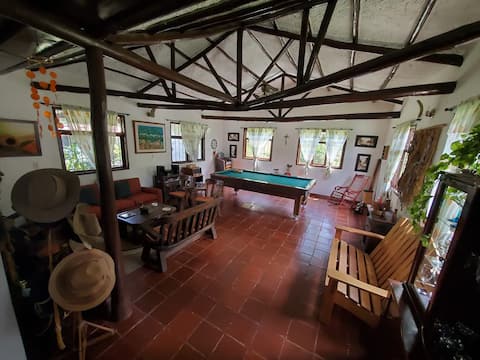 Top Airbnb: Villa Palo Alto with Pool, BBQ Grill in La Vega. in La Vega