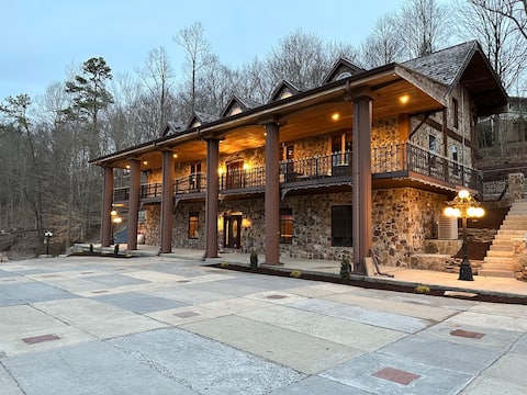 5BR Estate near Casino/Downtown