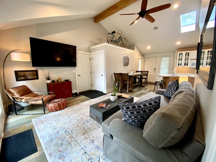 Lovely 3 Bd/3ba Home W/lake Views - Relax Here! - Grand Haven, MI