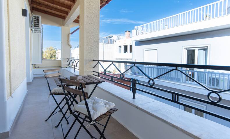 Le Βonheur Εnsoleillé gallery image 3