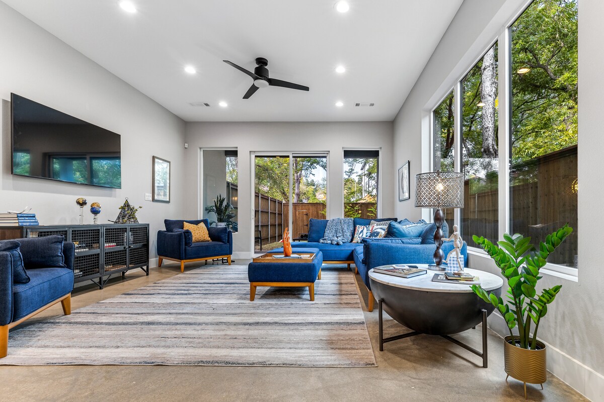 Top Airbnb: New Build Luxury Property in the Heart of Dallas! in Design District