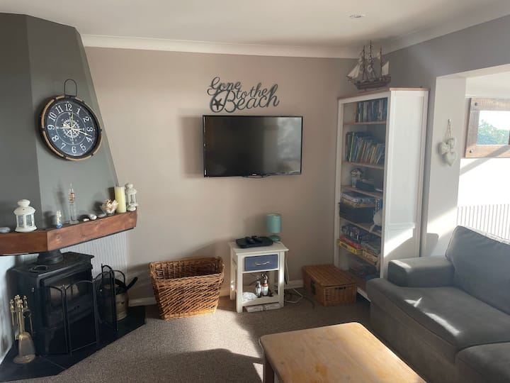 Relaxing Beachfront Retreat - Pevensey
