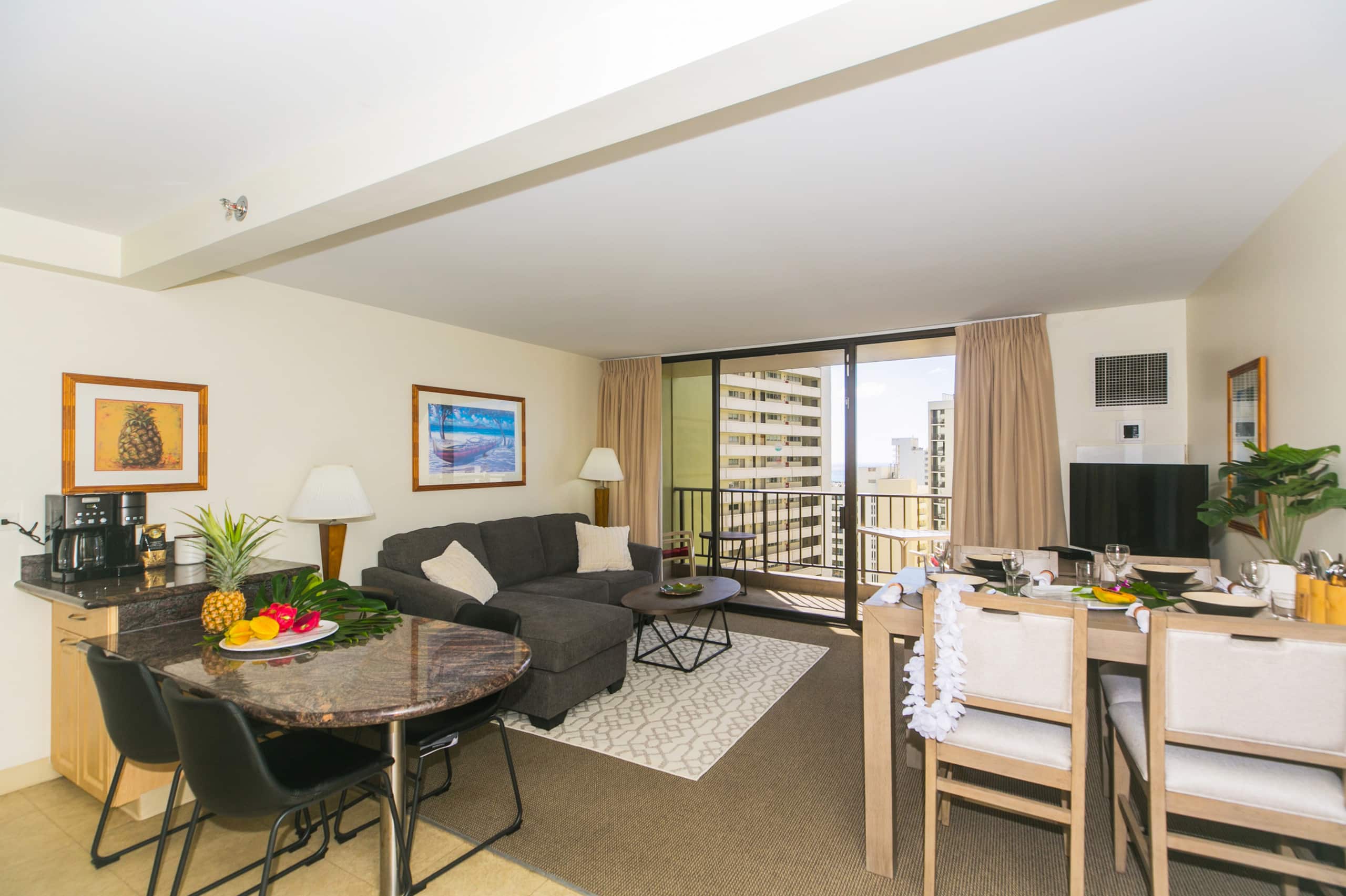 5 Min Walk to Beach, Kitchen, $0 Cleaning/Parking - Image 29