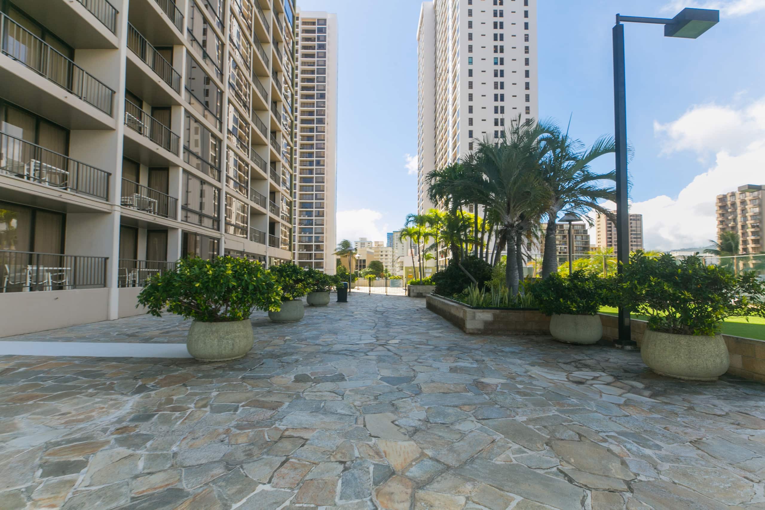 5 Min Walk to Beach, Kitchen, $0 Cleaning/Parking - Image 51