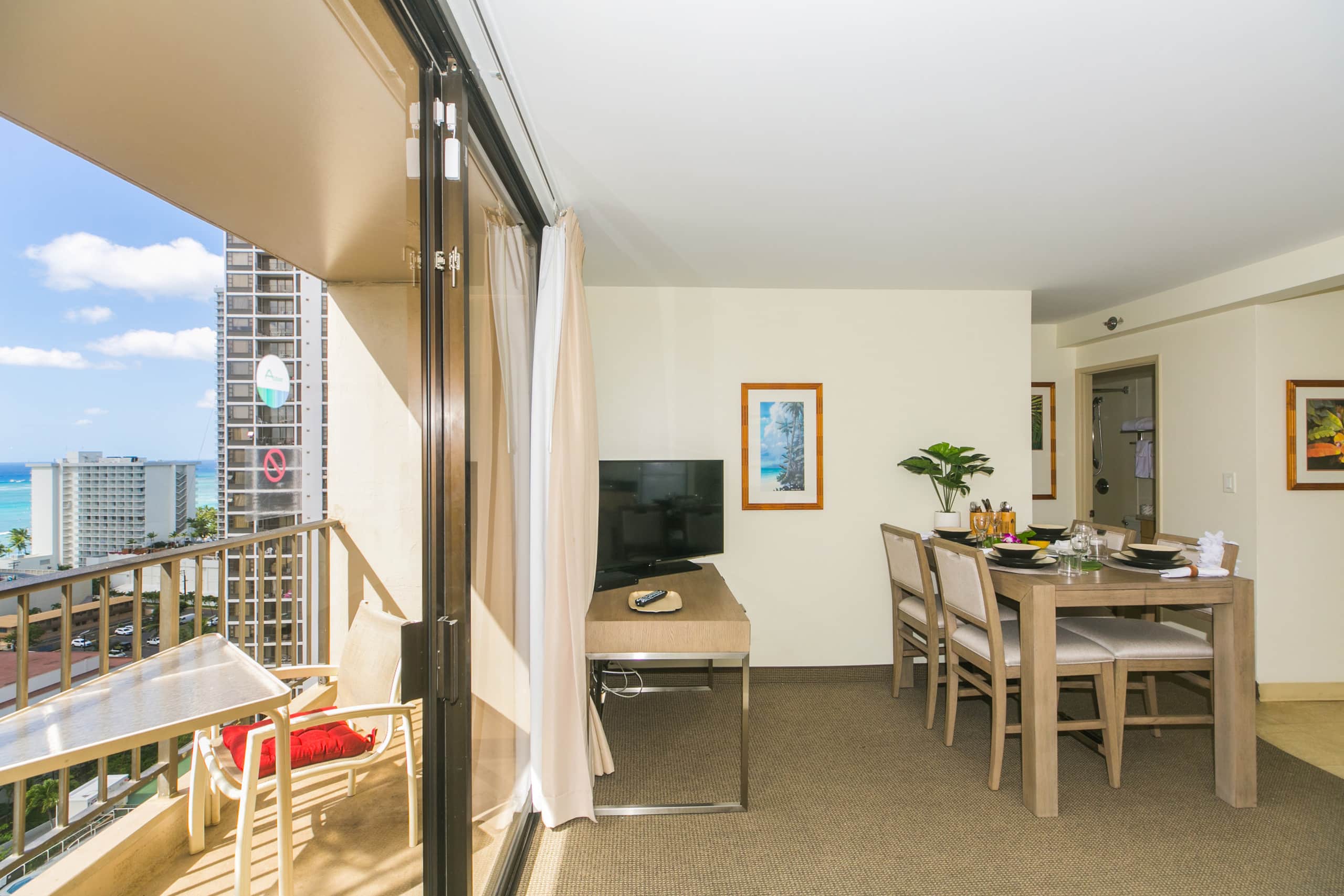 5 Min Walk to Beach, Kitchen, $0 Cleaning/Parking - Image 38