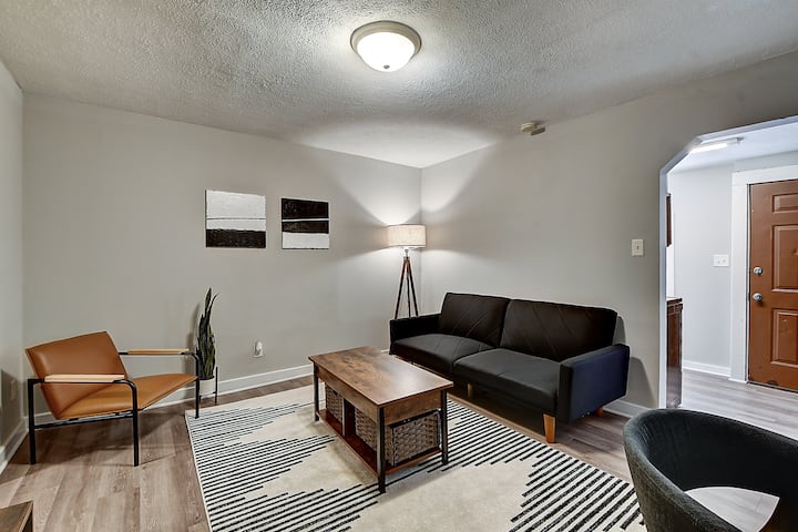 Cozy 1 Bed, 1 Bath Apartment In Fountain Square! - Indianapolis, IN
