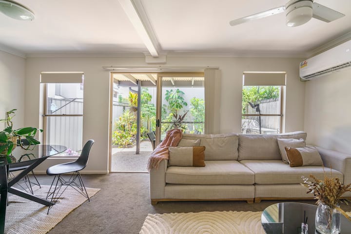 Townhouse In Heart Of Maroochydore - Maroochydore