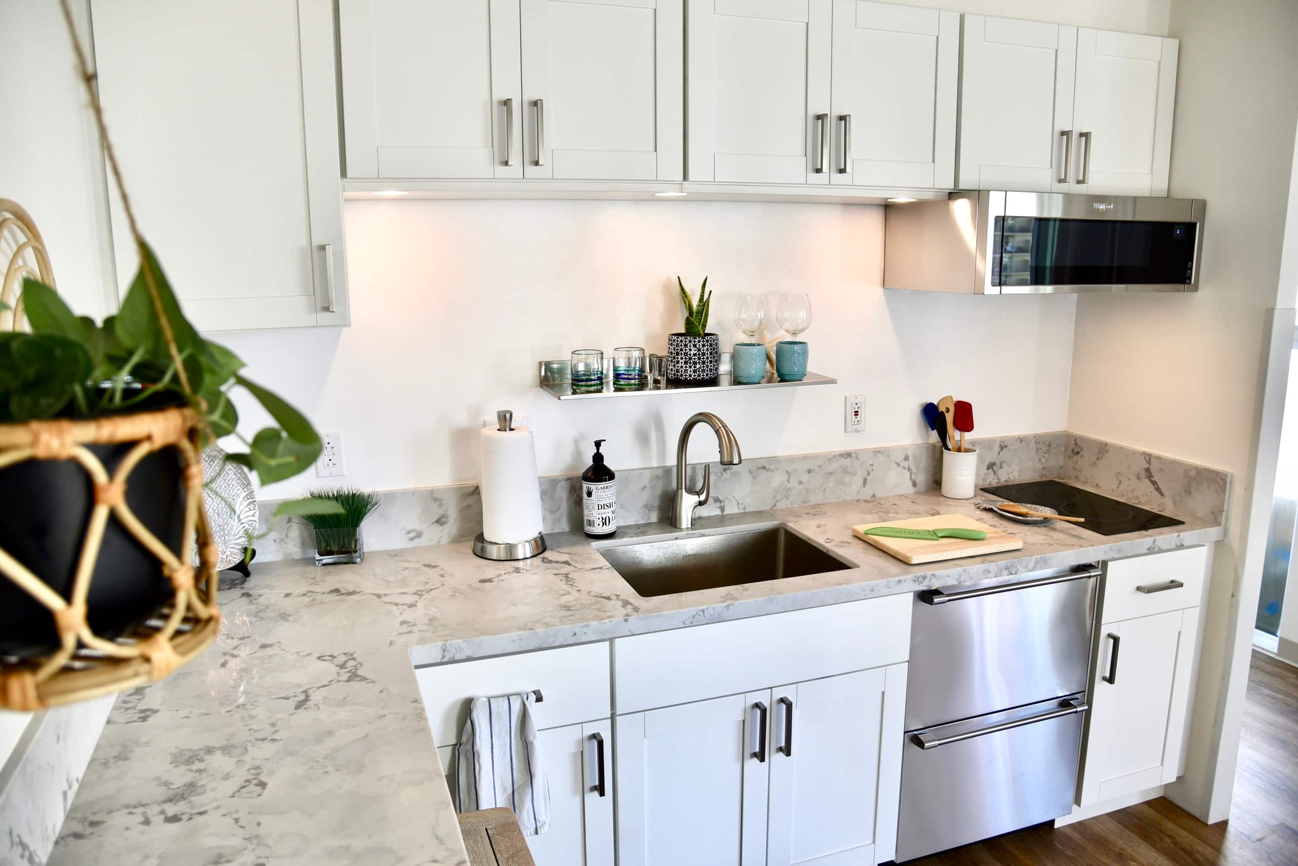 Condo in Honolulu · ★4.94 · 1 bedroom · 2 beds · 1 bath - Image 2