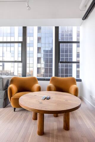 2 Bedroom Premium Sky | Placemakr Wall Street gallery image 3