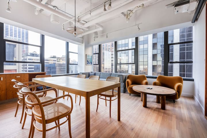 2 Bedroom Premium Sky | Placemakr Wall Street