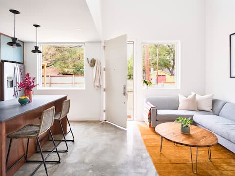 Top performing Airbnb: Designer East Austin Home | 2BR | Walkable in Austin