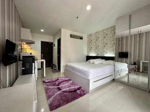 Clean Modern Apartment