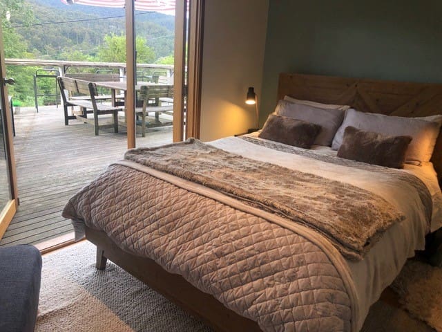 Little Joe Lodge, amazing views!