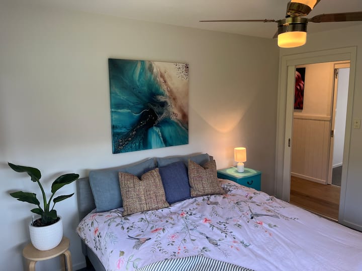 Втора спална соба - брачен кревет (широк 150