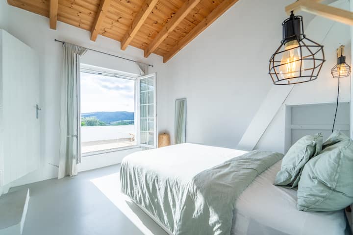 Პირველი საძინებელი