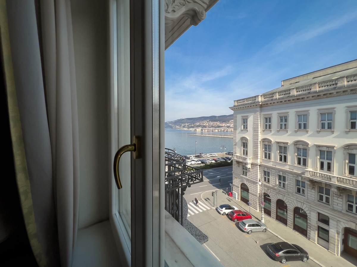 Port of Trieste Vacation Rentals & Homes - Trieste, Italy | Airbnb