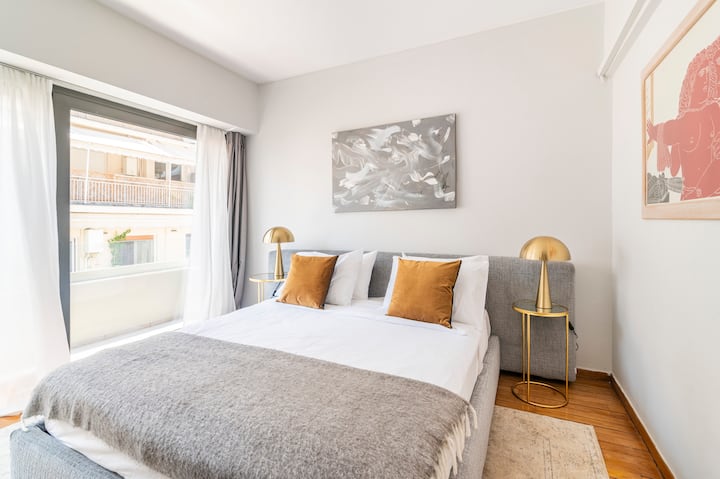 Este es el dormitorio principal, una paleta de colores relajante y tranquila para ayudarte a dormir como un bebé.