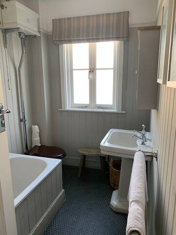 Beautiful family home gallery image 3