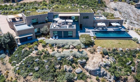 Luxurious modern villa in Calvi