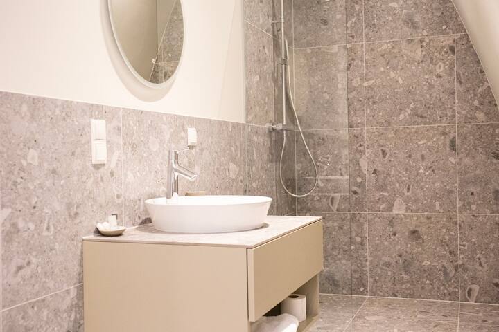 B(l)ackhome Penthouse Apartment gallery image 5