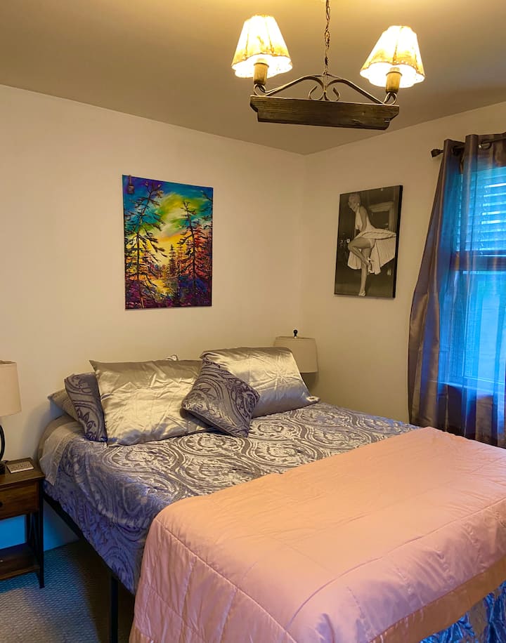 主楼层卧室# 1标准双人床卧室