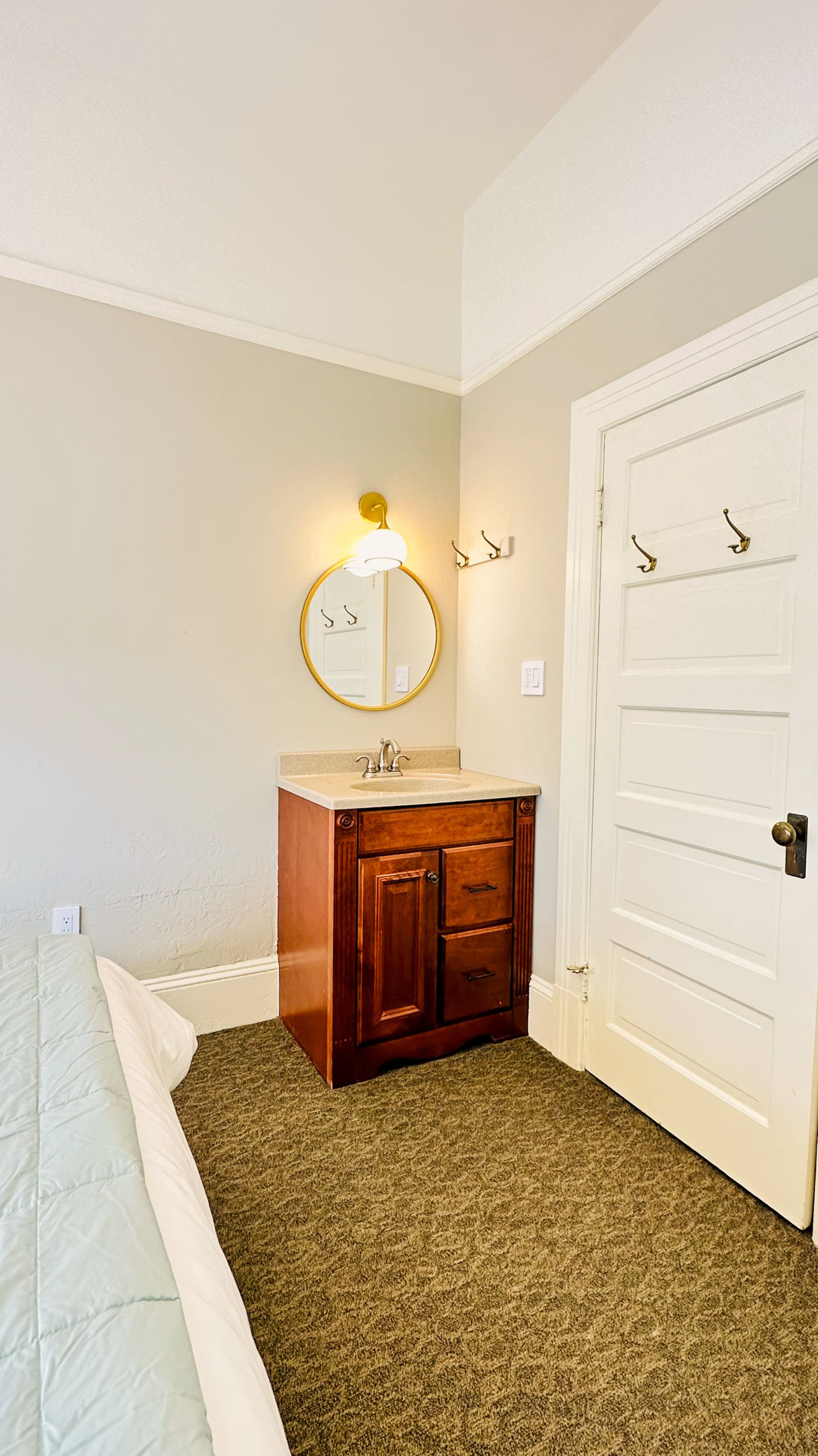 Home in San Francisco · ★4.85 · 10 bedrooms · 13 beds · 4 baths - Image 35