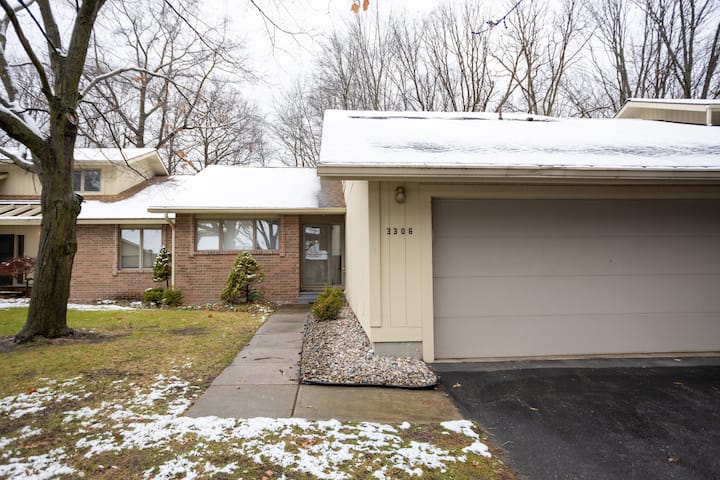 Mcrone House 
3306 Pine Grove - Midland, MI