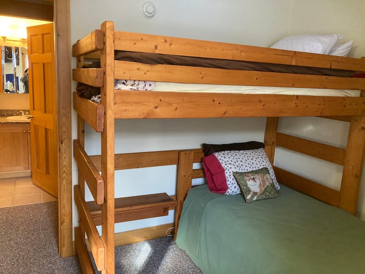 Chambre 4 avec lits jumeaux