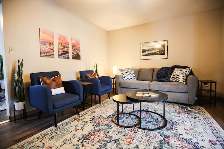 Irvine Park Retreat 5BR~Xcel~DT~River By Lux Life