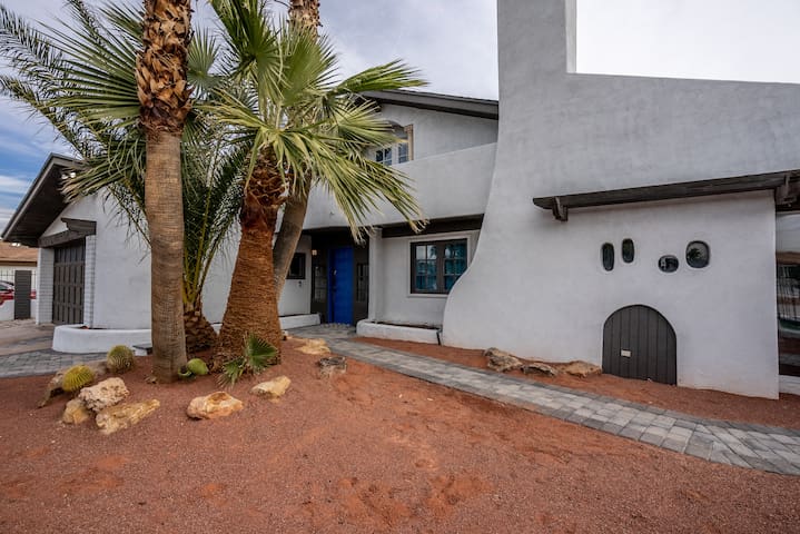 Unique Historic Remodeled Home Near Vegas Strip