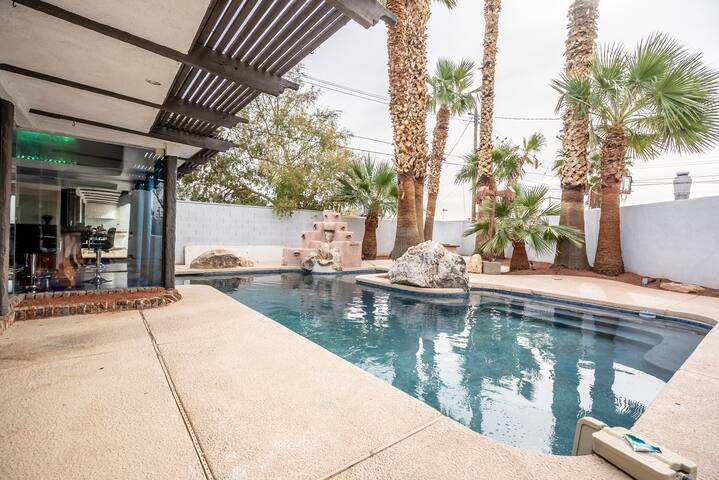 Unique Historic Remodeled Home Near Vegas Strip gallery image 2