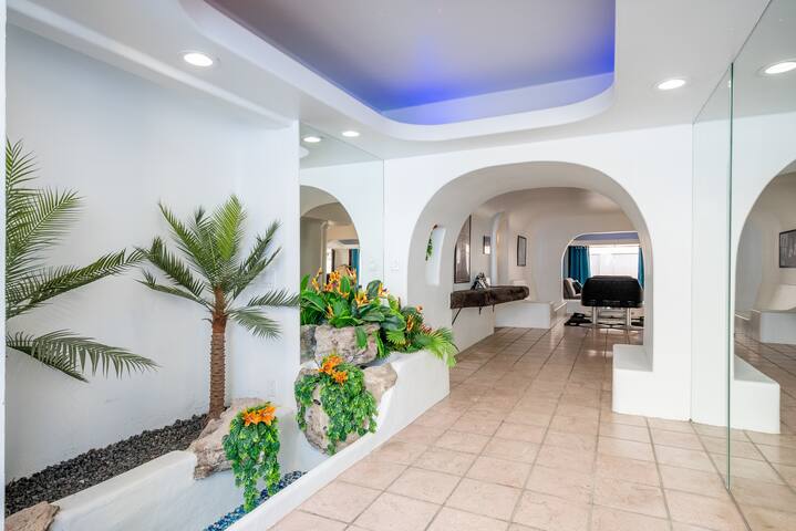 Unique Historic Remodeled Home Near Vegas Strip gallery image 5