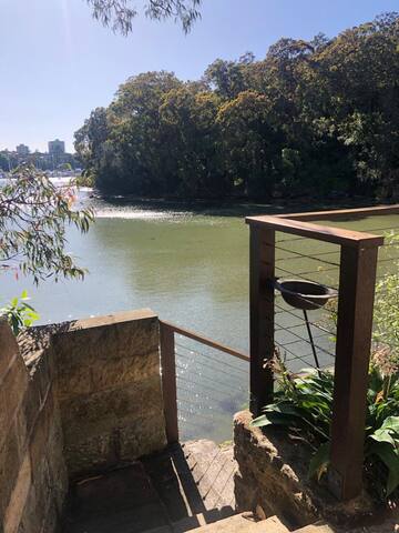 Stunning designer harbour beachfront home gallery image 3