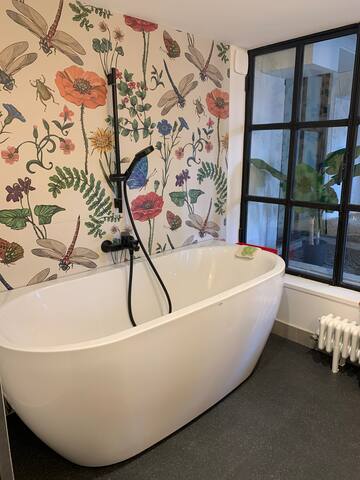 LOFT avec jardin – Vieux Lyon – 16 pers. max. gallery image 4