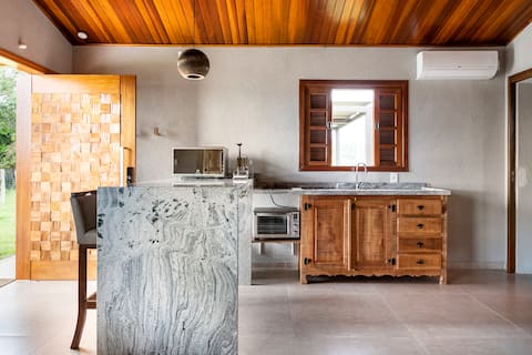 Successful Airbnb property: Chalet with infinity edge overlooking the reservoir in Joanópolis