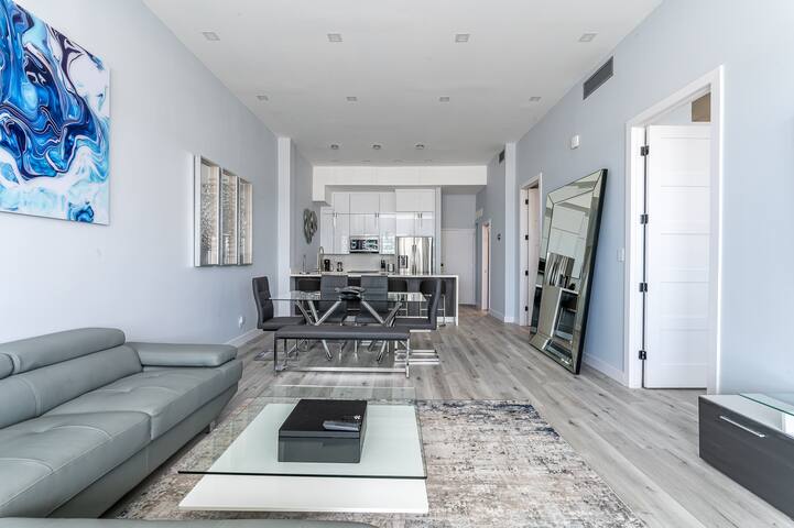 Spectacular PH 2BR 2BA Newly Reno W/beach views