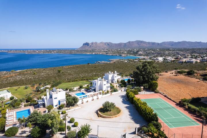 Villa Sky w/private pool & shared tennis court gallery image 4