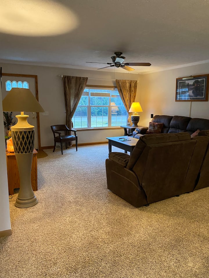 Upper Michigan, Bay De Noc Central Vacation Rental - Gladstone, MI