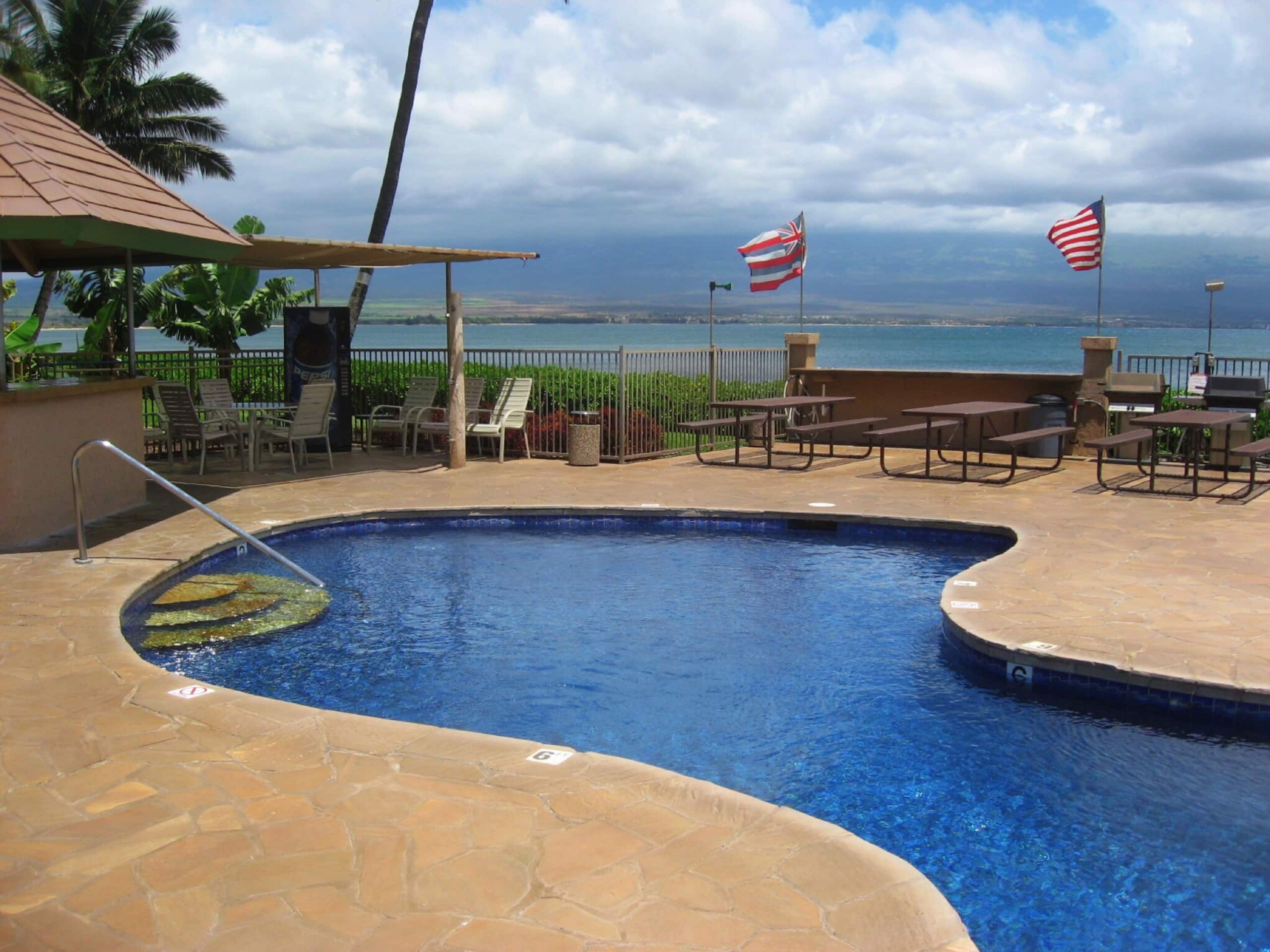 Condo in Wailuku · ★4.8 · 2 bedrooms · 2 beds · 2 private baths - Image 4