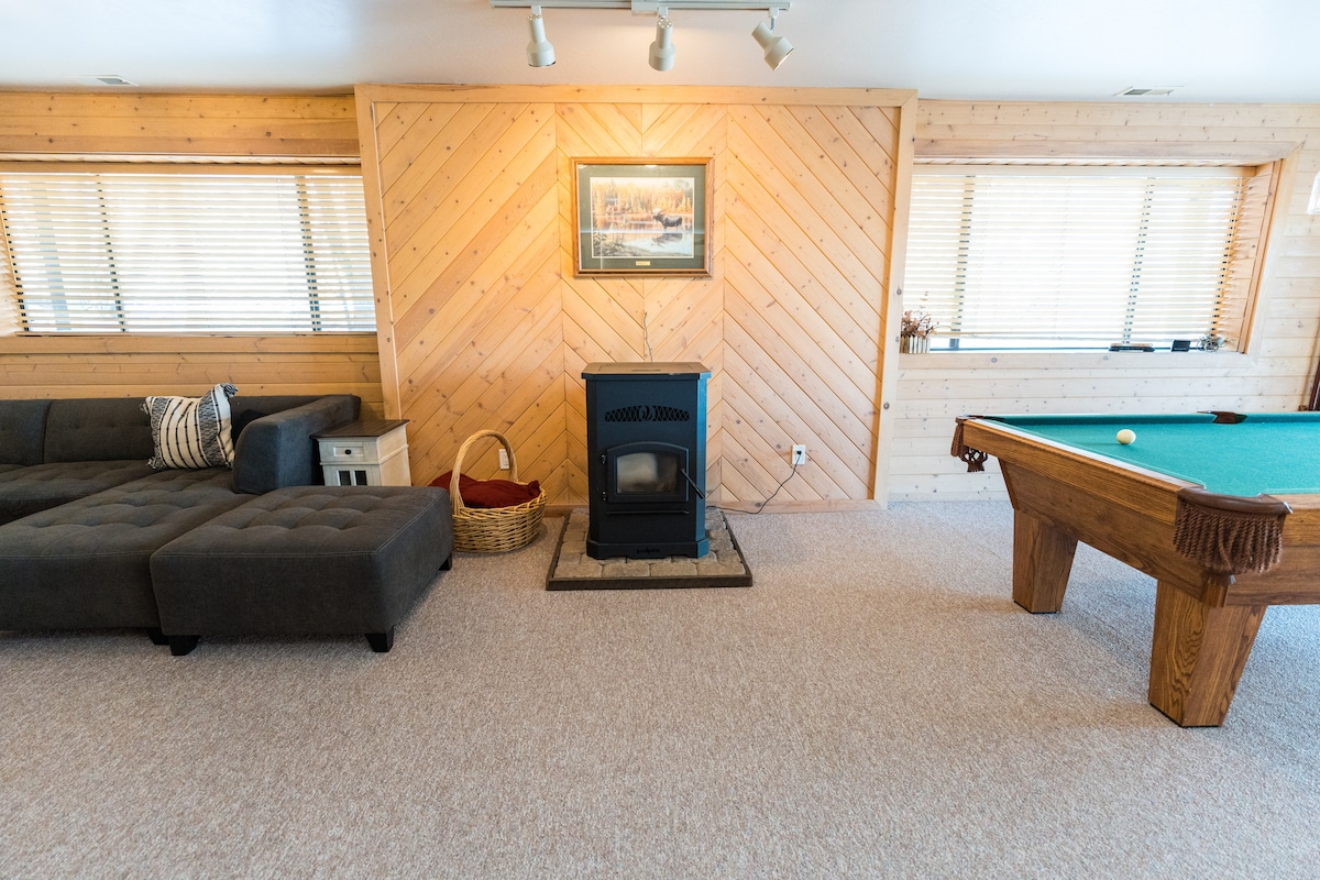 Cozy Cabin for the Whole Family