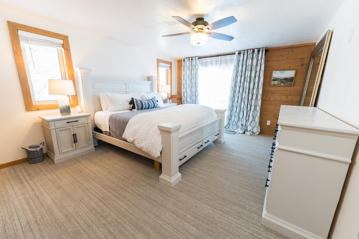 Cozy Cabin for the Whole Family