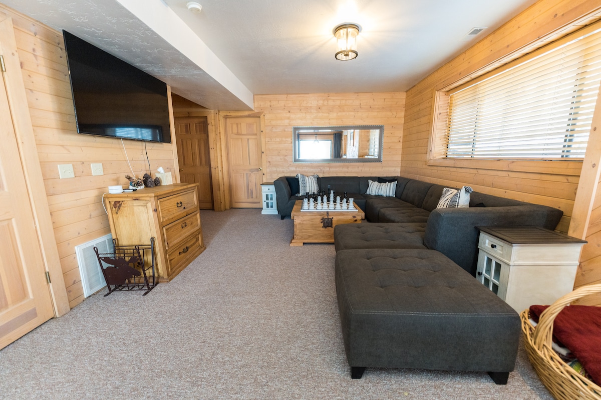 Cozy Cabin for the Whole Family
