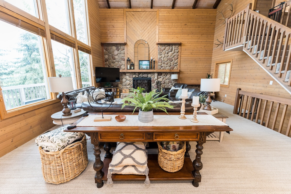 Cozy Cabin for the Whole Family
