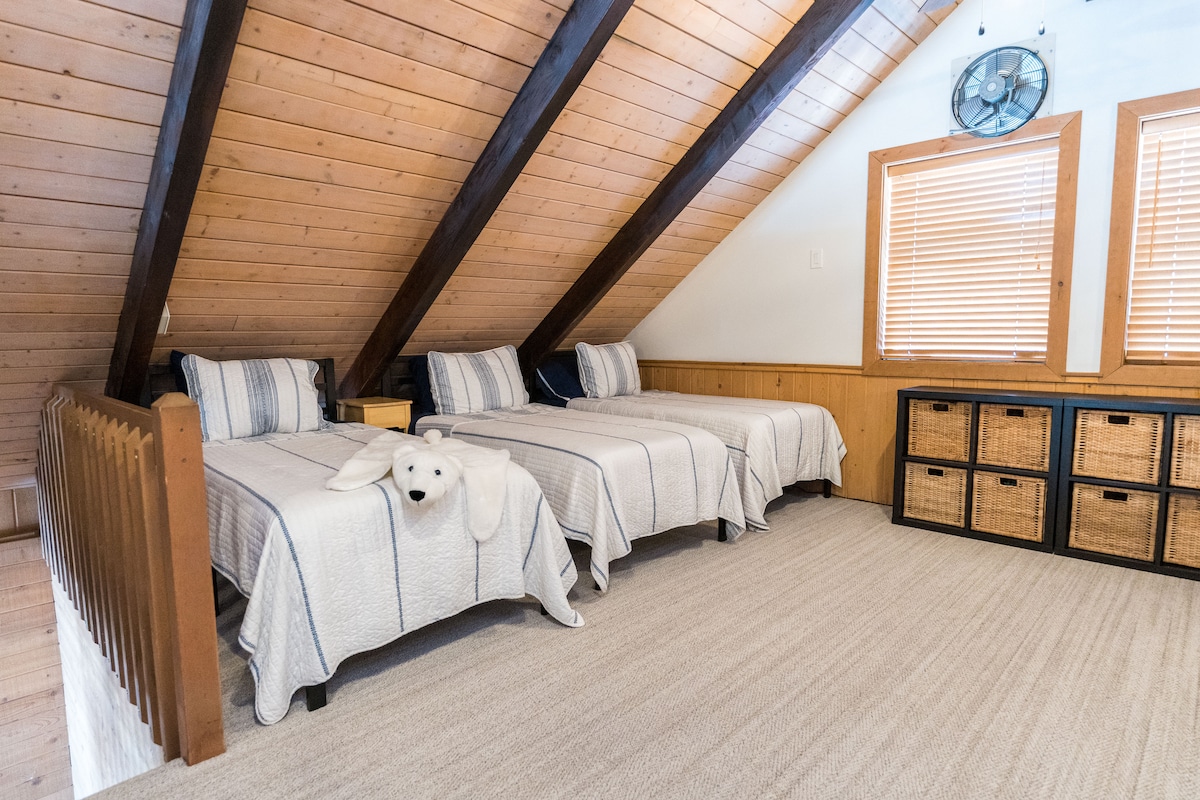 Cozy Cabin for the Whole Family