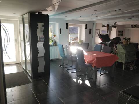 Family home sleeps 8