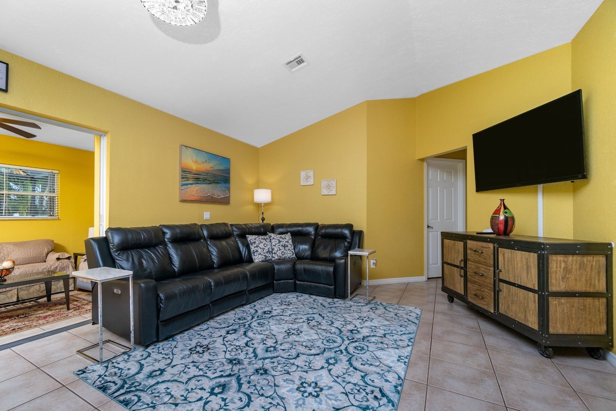 Popular Airbnb listing: Venice Getaway 3 bedrooms, private heated pool in South Venice