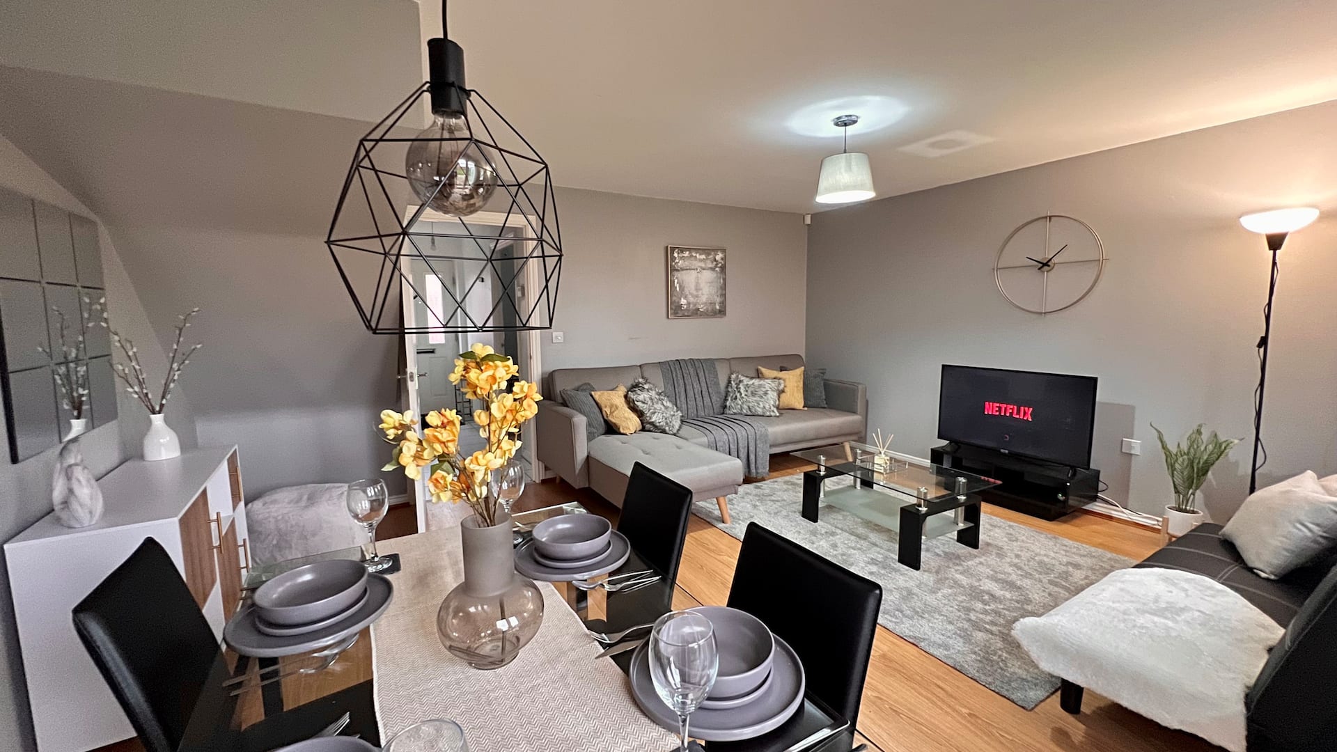Modern 3 BR House for Contractors